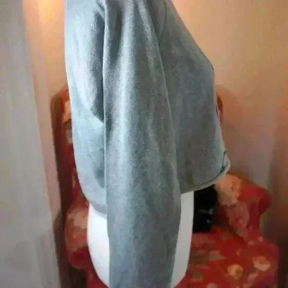 Disney Frozen Elsa Crop Top Sweater, Size M - Picture 13 of 13